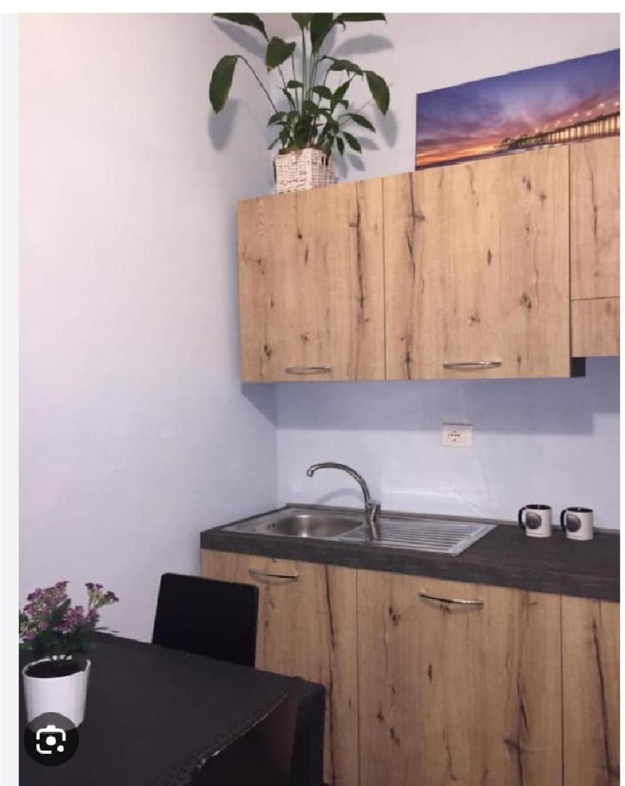 Mono Dd Checkin A Richiesta Apartment Parma Bagian luar foto